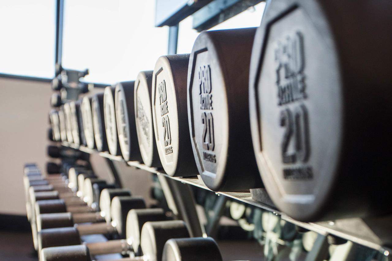 אפרטהוטל בריסביין Fv By Peppers מראה חיצוני תמונה Dumbbells on a rack