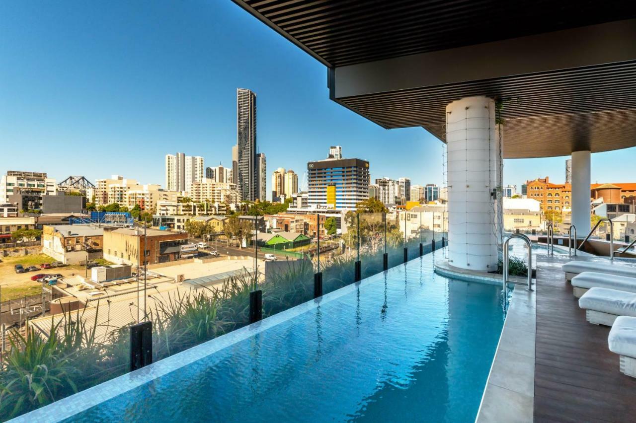 אפרטהוטל בריסביין Fv By Peppers מראה חיצוני תמונה The rooftop pool at Emporium Southbank